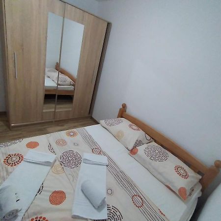 Iva Apartmani 亚伊采 外观 照片