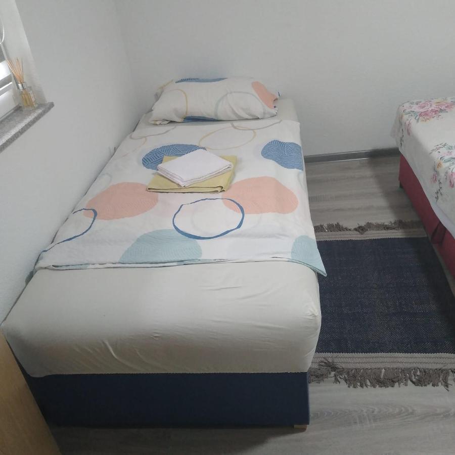 Iva Apartmani 亚伊采 外观 照片