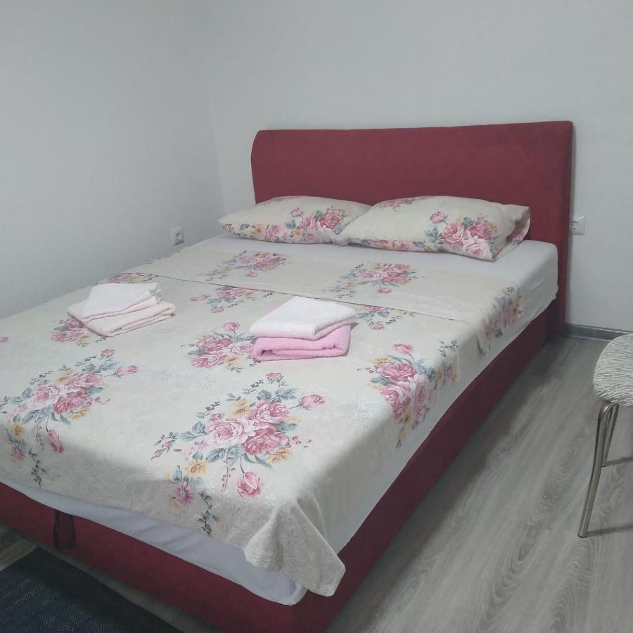 Iva Apartmani 亚伊采 外观 照片